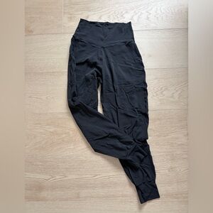 Offline by Aerie real me joggers, black, size medium
